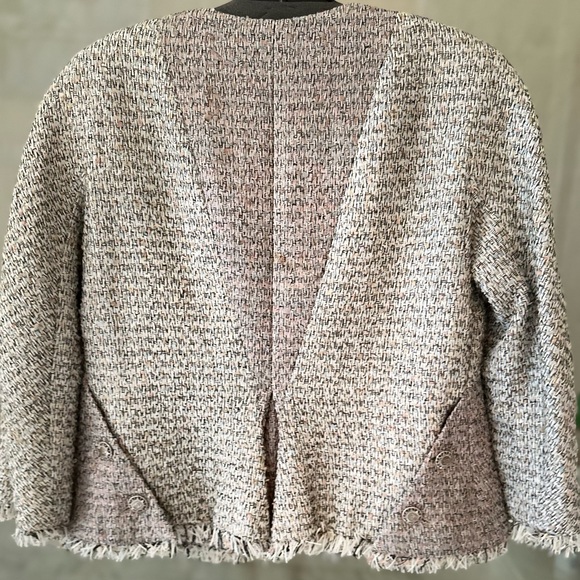 BARBIE - Complete your Chanel Barbie look with this blush jacket. - Picture 11 of 11